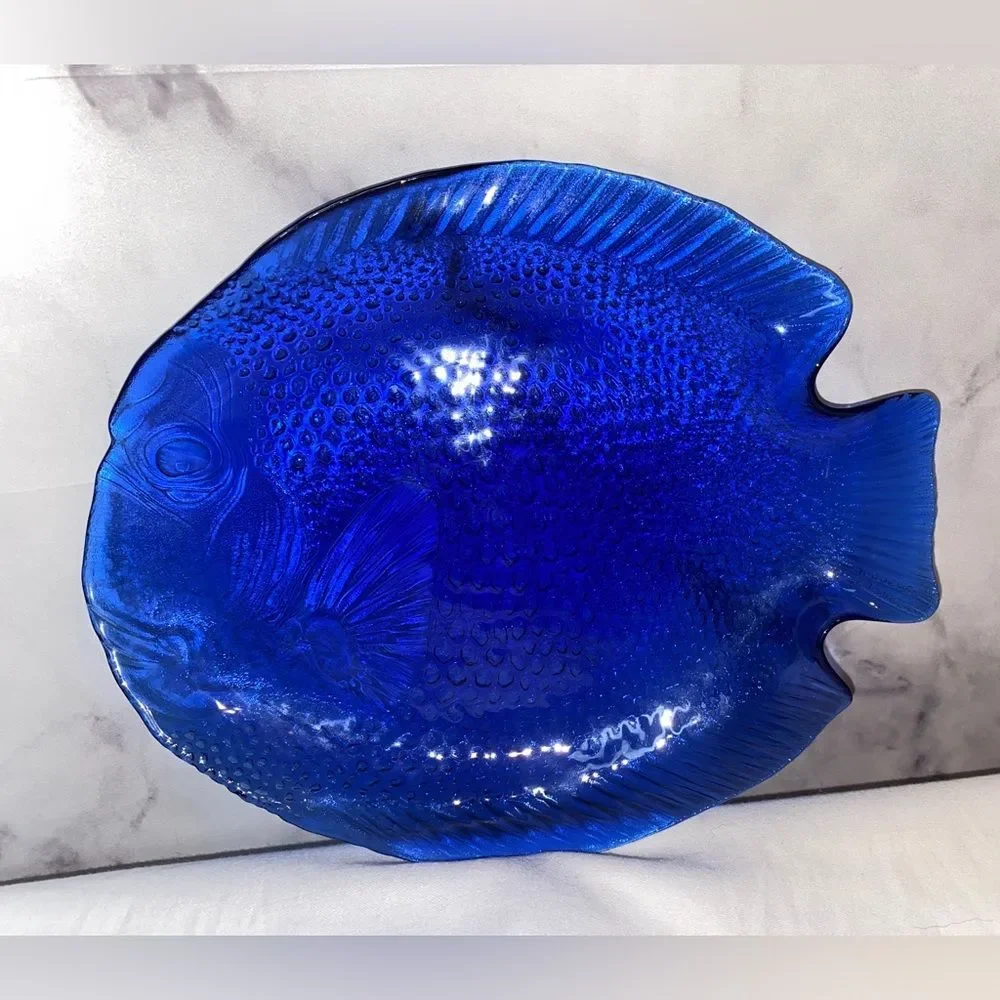 Cobalt Blue Arcorac fish plate.
